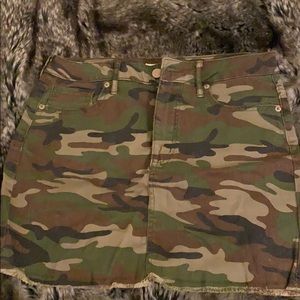 Camo skirt